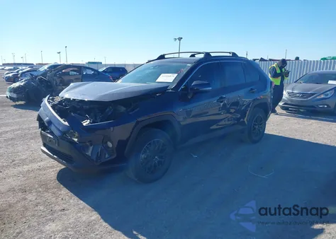 2019 Toyota Rav4 Xle z USA, uszkodzony, nr VIN 2T3W1RFV2KC022855